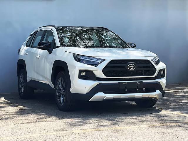 شیشه جلو تویوتا Rav4 2025